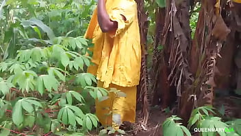 Preview 1 of Ynxx In - Lagos landlady got fuck when she went to inspect her farm