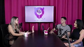 Preview 2 of Mom Shocks - COMPILADOS DO DIG&Atilde_O DA ILHA E KEL ABATE NO BORA CAST COM BRUNA CARLOS - PARTE 1 (WATCH ON: SHEER/RED)