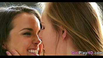 Preview 3 of Unix - Lesbians in heat 0906