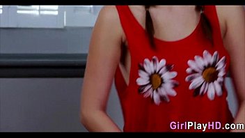 Preview 2 of Dogi And Girls Sex - Lesbians in heat 0616