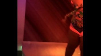 Preview 2 of Mom And Son Sex Bathroom With - Gordibuena tetona bailando la chapa que vibra