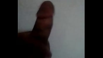 Preview 3 of Barke Jone - Novinho punhetando a noite