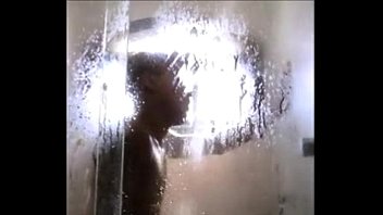 Preview 2 of Findhuge Tits Milf Solo - en la ducha...pollon michoacano