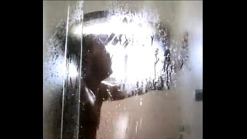 Preview 1 of Findhuge Tits Milf Solo - en la ducha...pollon michoacano