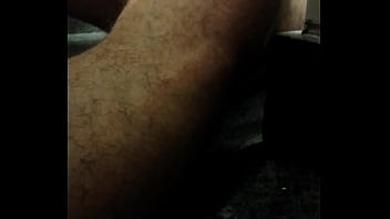 Preview 1 of She Is Agnoring Uou - Cacet&atilde_o gostoso no banheiro do shopping