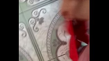 Preview 3 of Klasik Italy - anderson novinho gozando gostoso e mostrando o corpinho