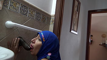 Preview 3 of Xxx Video 2011 First Time - mature muslim prostitute wants to have sex in public toilets