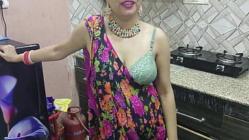 Preview 2 of Nude Mami Bar - Desi Indian Bhabhi Cheating with Husband and fucking from brother-in-law in kitchen Full Movie hindi audio