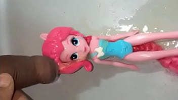 Preview 1 of Wow Ganda Japan - Compilation #3 Orina en la cara de mis mu&ntilde_ecas  M.H.,  Barbie,  My little pony