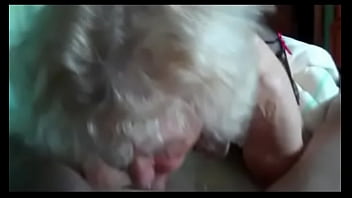 Preview 2 of Very Bad Fuk Puss I - Avo do meu amigo me fazendo chupeta