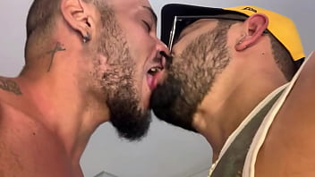 Preview 3 of Bbf Milf - MARCOS GOIANO - CARECA DA PICA GROSSA METEU A PICA
