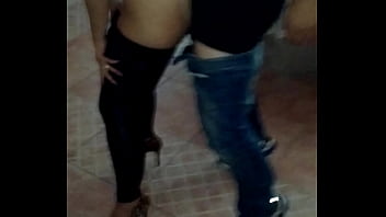 Preview 1 of Johnny Sins Polica - ESPOSA SENDO ENCOXADA POR AMIGO