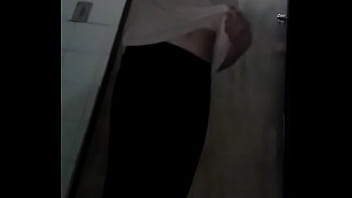 Preview 1 of Japanse Massage Oil - Teen fazendo strip