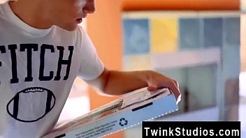 Preview 1 of Very Luj Cock - Gay boy suck soft It&#039_s a classic porno scene: a molten pizza delivery