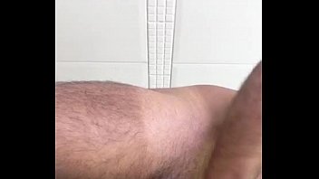Preview 4 of Traditional Cock - Batendo uma no banheiro do trabalho