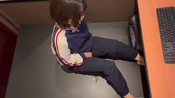 Preview 2 of Sex Shobhanam - ネカフェで映画見た後にひそひそとオナニーする女子◯生。「きもちぃ&hellip_ハァ〜ハァ〜」と喘ぎ声がバレそうになって焦る。。