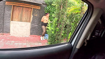 Preview 3 of Jsaevxu Sec - A Mc Beka entrou na carona com seu rabo gigante na ruas de SP