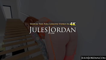 Preview 1 of Super Sexsi - JulesJordan.com - Lexington Steele Buries His BBC Deep Inside Red-Hot MILF Sophia Locke