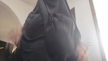 Preview 1 of Tamil Actor Bala Sex - Arab MILF Masturbates Squirting Pussy To Rough Orgasm On Webcam While Wearing Niqab Porn Hijab XXX