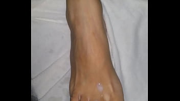 Preview 4 of Sunny Leone And Liolmesyy - Asian pedicure toes get cumshot.
