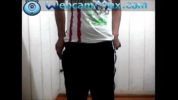 Preview 1 of Old Ultra Saggy Tits - boy de londrina  fazendo strip e gozando na cam