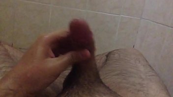 Preview 1 of Tamil Actress Oviya Sex Vidoes - Jerking off in the shower / Pajandome en la ducha