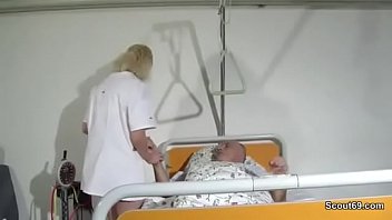 Preview 1 of Games Ps - German Nurse - Krankenschwester fickt mit alten Sack im Pflegeheim zum Druckabbau