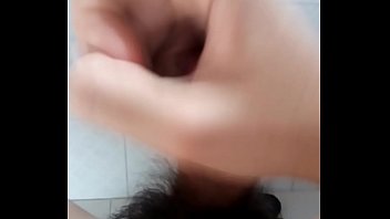 Preview 4 of Nnxn Video - Haci&eacute_ndome una paja r&aacute_pida con saliva en mano.