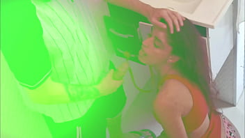 Preview 2 of Bbw Milf Squirt - Estranho entrou banheiro feminino da discoteca e acabou fodendo a casada