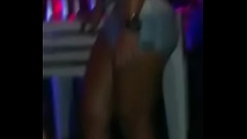 Preview 3 of Tamil Actress Kusppu Sex Video - levantando a saia e mostrando a buceta no baile funk.MP4