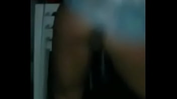 Preview 4 of Tamil Actress Kusppu Sex Video - levantando a saia e mostrando a buceta no baile funk.MP4