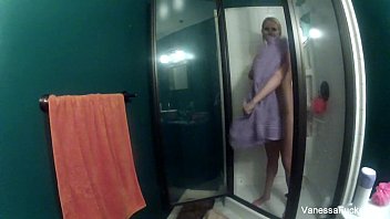 Preview 4 of Masaj China - Vanessa Cage &amp_ Tia Cyrus Shower