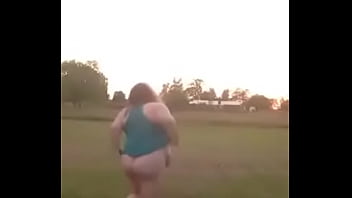 Preview 4 of Xxx Stuebchen - Big girl doin cartwheel