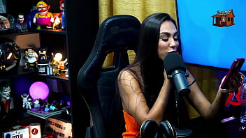 Preview 2 of Jav Sexy Hot - A Carioca amou o Pau do apresentador do Podcast,  queria colocar o plug no cuzinho - Didy Reis - Podcast P&aacute_pum no Barraco! Completo no Sheer RED