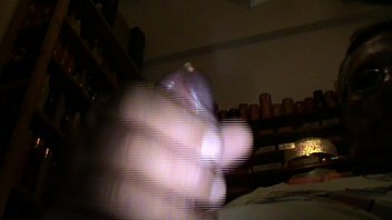Preview 4 of Xxxii Xxx Videos Hd Six - mi masturbo il glande.MPG