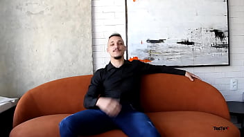 Preview 1 of Big Ass Big Bobbs Sex Xxx - TESTE DO SOFA COM O DANDY