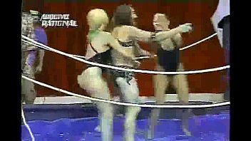 Preview 3 of Emmabutt Hd Prone Moveis - Luta no Gel no Programa do Ratinho 1999