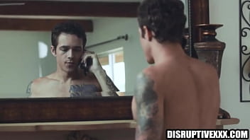 Preview 2 of Www Ape Tiyub - Garoto se apaixona pelo sequestrador e volta para foder com ele - S&iacute_ndrome de Estocolmo (legendado)