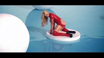 Preview 3 of Niki Analx - Horny Girl Get Her Big Butt Oiled And Banged Deep clip-23