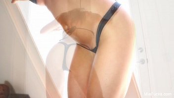 Preview 2 of Www Xsex Sss Xxx V - Mia Lelani Masrurbates Herself