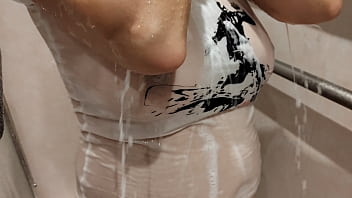 Preview 2 of Shabonti Xnxx - Wet t-shirt