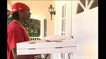 Preview 1 of Geile Sau Julia - Upper class black hoe fucks pizza guy