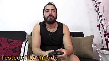 Preview 1 of Ragbi Porn - Coroa peituda fez alegria do melhor amigo do filho