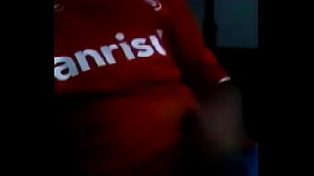 Preview 2 of Leon Fake Video - Punheta Com Camisa do Internacional