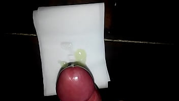 Preview 4 of Teen Wears Cum In Public - Quick cum 2 gozada rapida