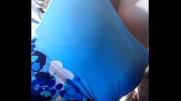 Preview 3 of Xxx On Inaware - de mini saia da parada de onibus