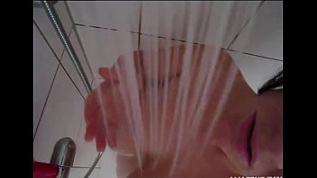 Preview 2 of Fara Xxx Norway - dusche