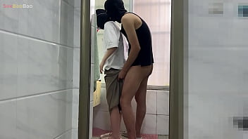 Preview 2 of Sweey Pussy - sexbaobao fucked while wash her face
