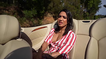 Preview 1 of Alitta Occasion - Lena Marseillaise r&eacute_alise son premier gangbang