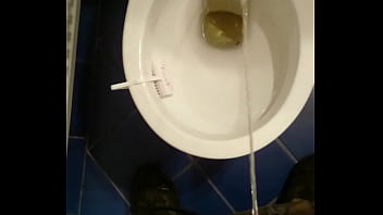 Preview 2 of Zerrin E Gelin Kutu Baba - Guy pissing in toilet